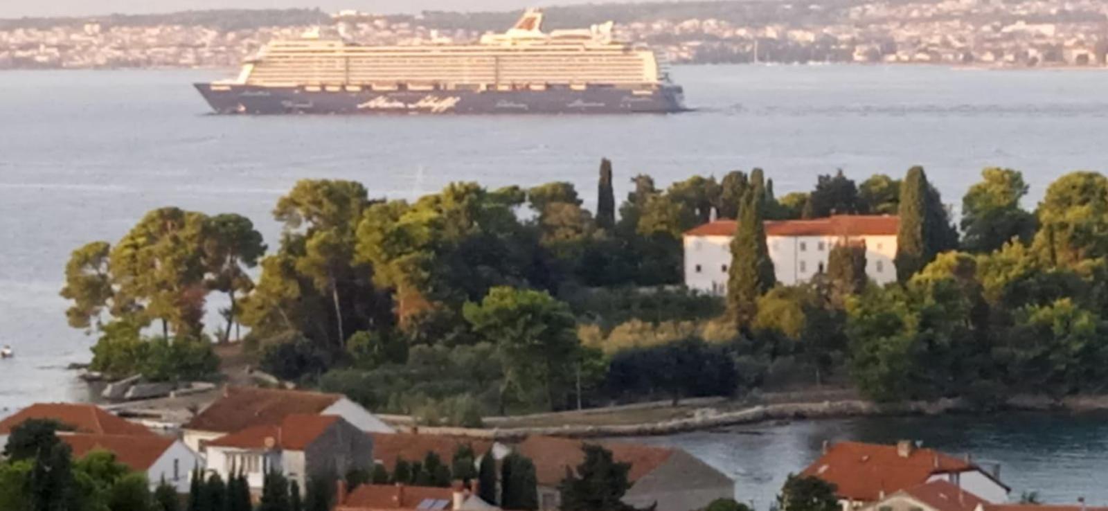 Studio Apartment In Preko With Sea View, Terrace, Air Conditioning, Wi-Fi Exteriör bild